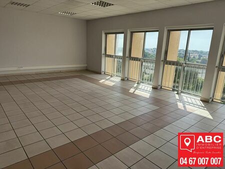 bureaux 438 m²