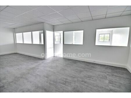 vente locaux professionnels 1 pièce 77 m²