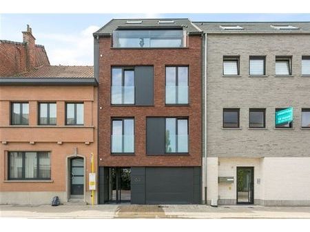 appartement avec jardin et garage à loué près du centre