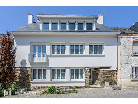 maison 8 pièces - 222m²