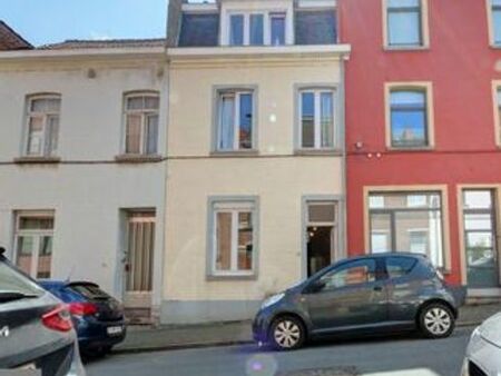 maison à rénover quartier calme proche des transp. en commun