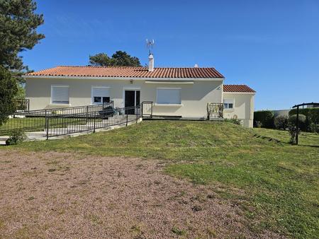 vente maison à saint-michel-en-l'herm (85580) : à vendre / 170m² saint-michel-en-l'herm