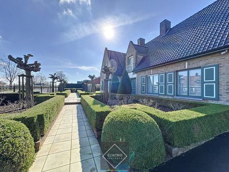 instapklare villa met 2 bedrijfsgebouwen (480m² + 748m²) ...