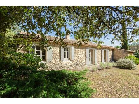 maison de campagne en pierre à ménerbes