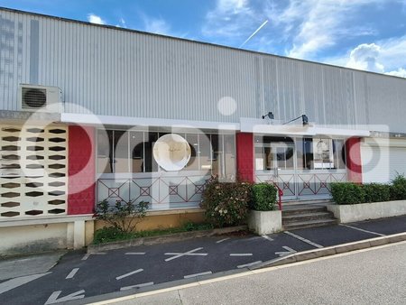 vente de local commercial de 60 m² à villeneuve-saint-germain - 02200