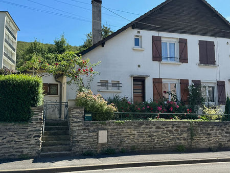 maison de ville de 86 m² avec jardin clos et 1 garage à nouzonville