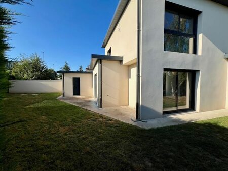 vente villa 5 pièces 122 m²