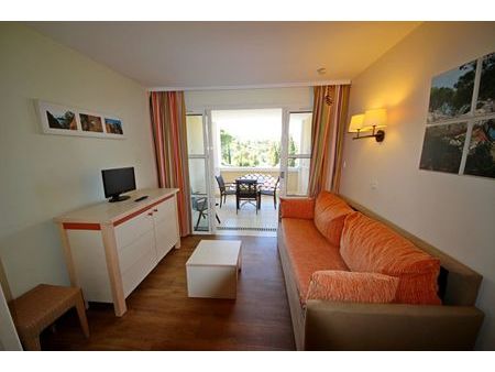 studio cap esterel avec parking charges comprises