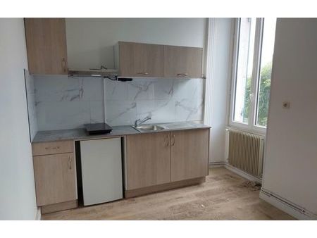 location appartement 1 pièce 20 m² jonzac (17500)