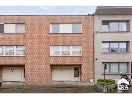 charmante maison bel-étage avec 3 chambres  garage et jardin