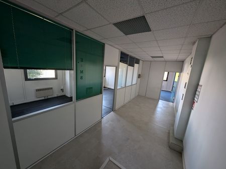 bureaux 75m² loué par un particulier