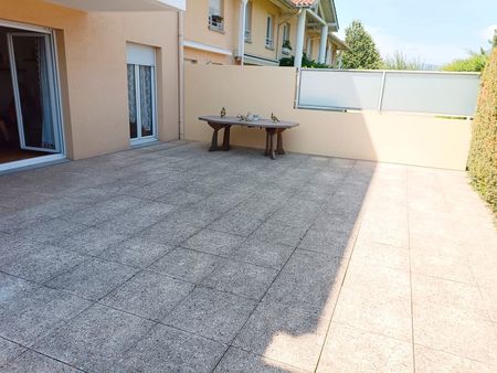 particulier vend à sassenage t4 82m² + 58m² de terrasse avec garage 18m² et cave