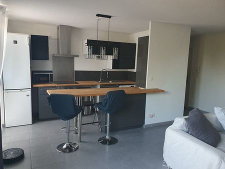 t3 golf de seilh 63 m²