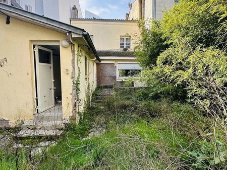 immeuble 11 pièces 210 m²