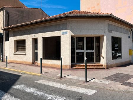 local hyeres gare 64 m2