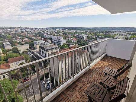 appartement 3 chambres meublé avec terrasse et ascenseur