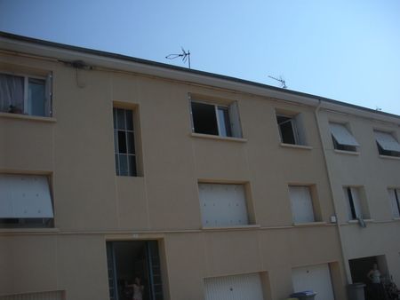 bourg les valence appartement f3 + garage+ jardin