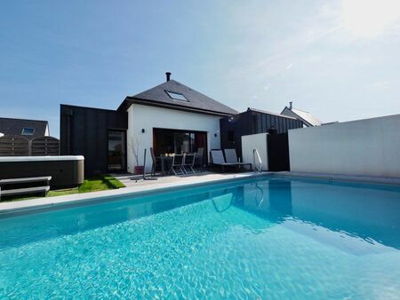 maison contemporaine 5 pièces avec piscine  spa  jardin et garage à tohannic - à 5 min du 