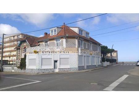 vente immeuble bord de mer à saint-michel-chef-chef (44730) : à vendre bord de mer / 348m²