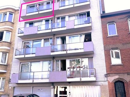 joli appartement 3chambres + 2balcons +garage +cave . peb c