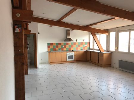 l'isle sur le doubs f2 3éme étage 55 m²