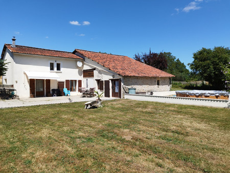 maison indépendante de deux chambres avec grange  jardin  piscine hors sol et terrain avec