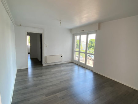 appartement t2 /boulevard emile zola/ iut charlemagne/parking