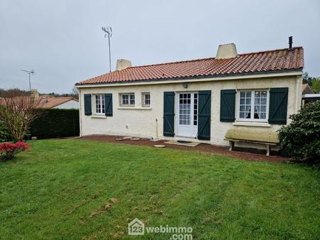 vente maison à saint-étienne-du-bois (85670) : à vendre / 88m² saint-étienne-du-bois