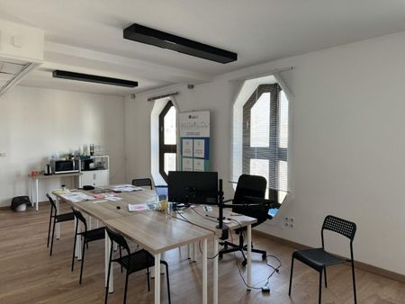 bureaux 68 m²