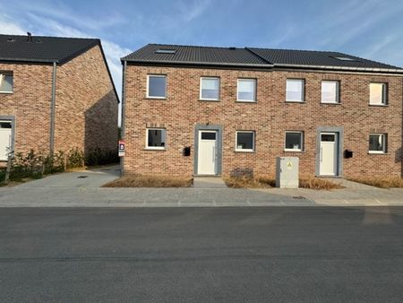 maison neuve 4 chambres 2 salles de bains avec jardin !