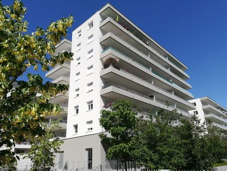 immeuble récent 2017 - au 4ème étg asc beau t3 d'env 76 m² avec terrasse et parking