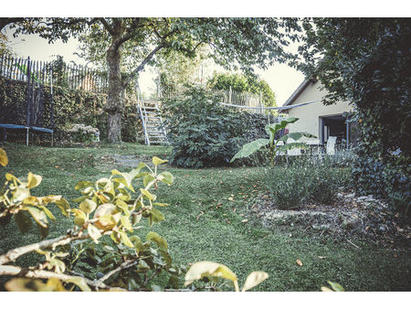 maison de ville renovee garages jardin commodites a pieds