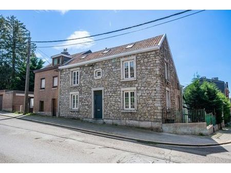 stembert - maison en pierre du pays avec cour extérieure