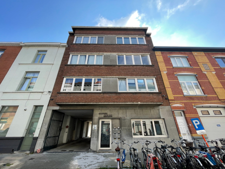 appartement te huur in sint-amandsberg met 2 slaapkamers