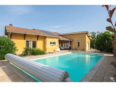 charmante maison 3 chambres  garage  piscine sur 2900m² de terrain