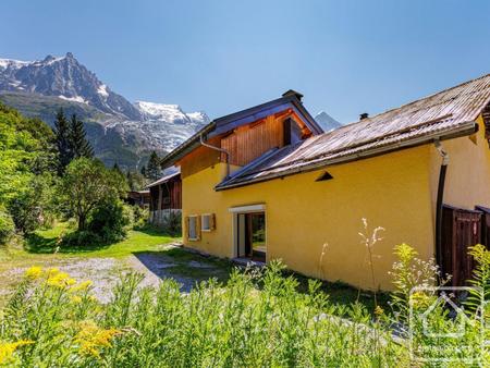 chalet indépendant avec 4 chambres  garage double  vue magnifique  proche du centre de cha