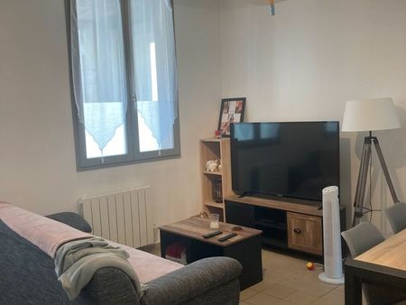 appartement 2 pièces 42 m2 à bâgé le chatel