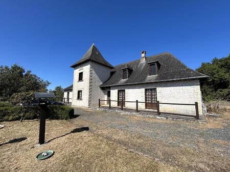 maison périgourdine de 130m²  au coeur de la campagne isolée.