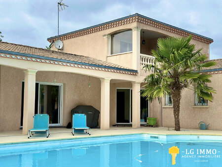 saintes sud - villa de standing avec piscine  maison d'amis