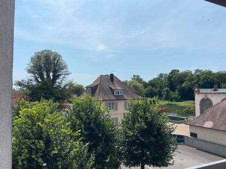 beau duplex avec terrasse  au calme  en dernier étage  très lumineux