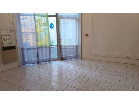 particulier loue centre-ville locaux 185 m2  1150 euros