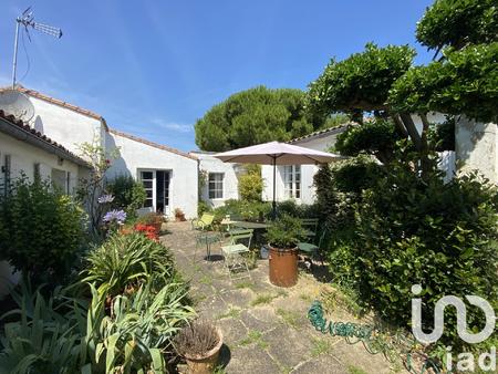 vente maison à loix (17111) : à vendre / 127m² loix