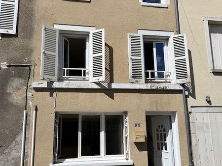 maison de ville à 18 mn de montbard 21 et 2 mn gare nuits