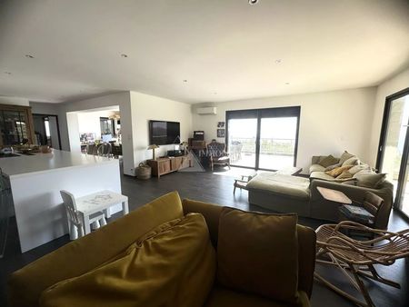 villa 6 pièces 250 m²