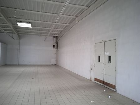 local commercial 150 m² craon