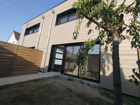 maison neuve bioclimatique avec jardin au calme