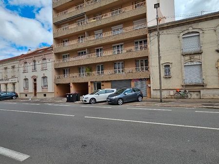 local commercial roanne avenue de paris 70m2 sur 2 niveaux actuellement loué 1 parking vit