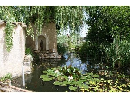 t2 sur les vignes avec jardin cachet