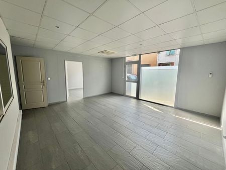 bureau 89 m²