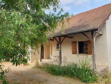 belle vue et situation campagne. villa de 1996 avec grand terrain.